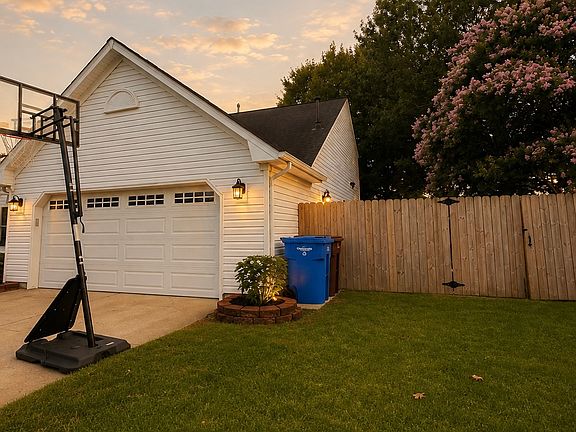 4th image of 205 Lynnwood Gold Ct