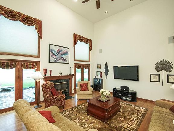 4th image of 5093 Thornhill Ct