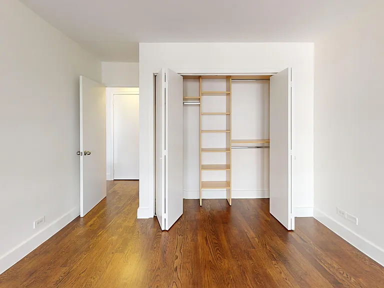 220 E 63rd St #2K — Photo 9