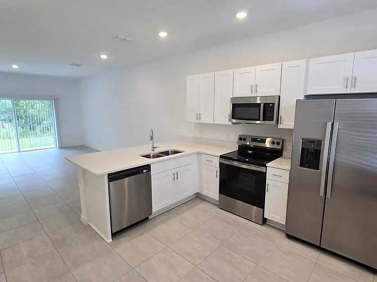 2878 Skyline Loop — Photo 4