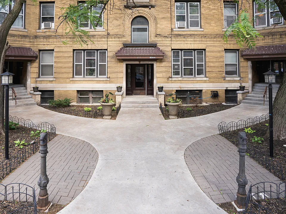 818 Franklin Ave W #30