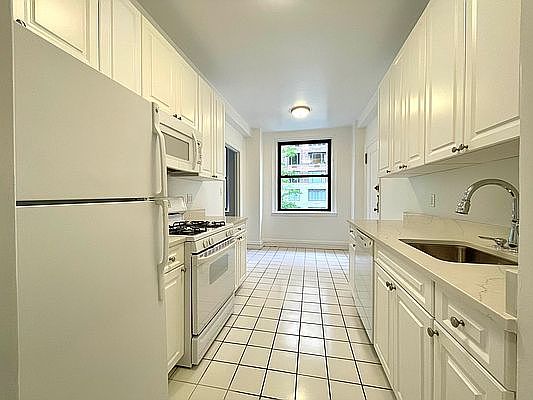 1st image of 340 E 57th St APT 3-D