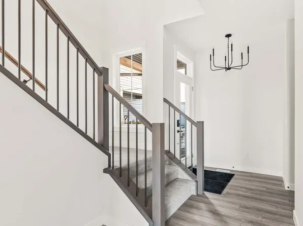 207 Creekstone Cir, Calgary, AB T0L 0X0