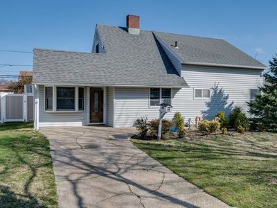 311 Duckpond Dr S, Wantagh, NY, 11793