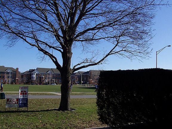 2nd image of 140 Douglas Ave APT 1B