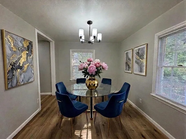 1619 Evergreen St — Photo 3