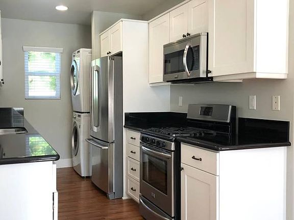 2nd image of 2926 Kalmia St
