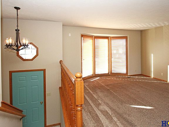 4th image of 5328 W Butler Ave