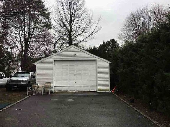 5th image of 538 Whittier St