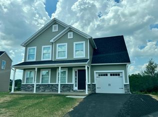 222 Woodridge Dr, Shippensburg, PA 17257