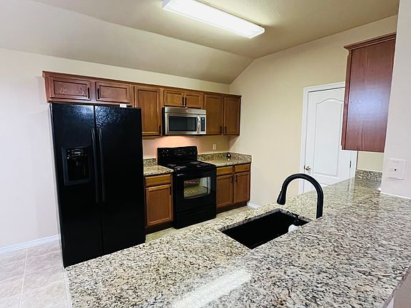 2nd image of 309 Valley Dr