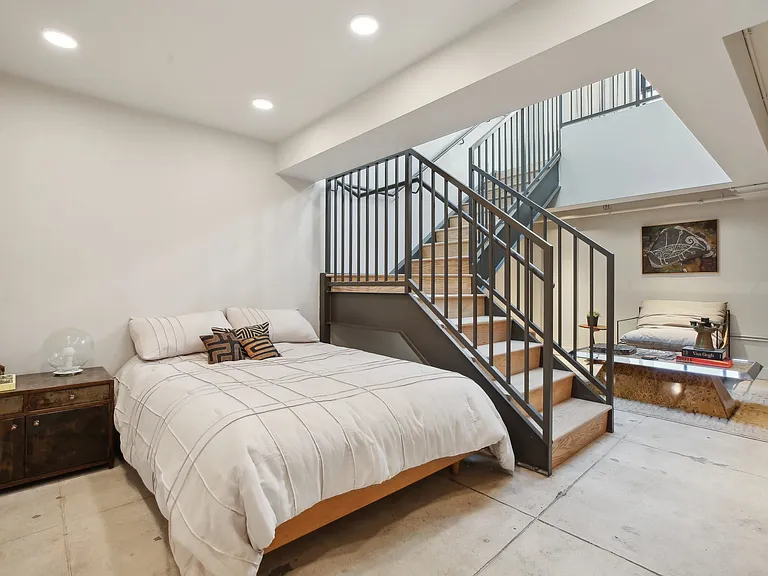Harbor House Apartments — Photo 25