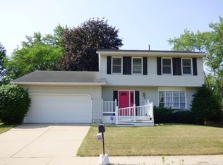 1310 Fairfax Dr, South Bend, IN