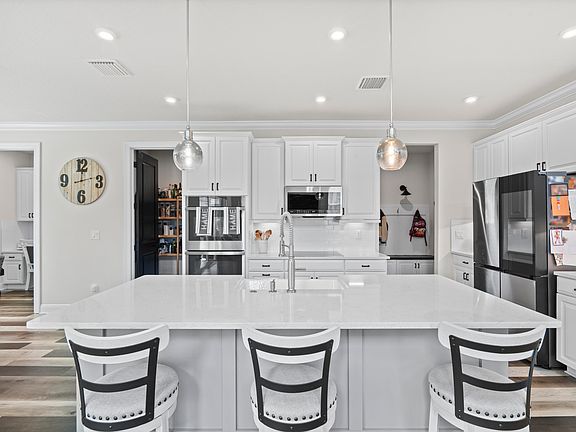 2nd image of 684 SW Pennfield Terrace