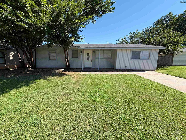 117 W Garden Dr — Photo 1