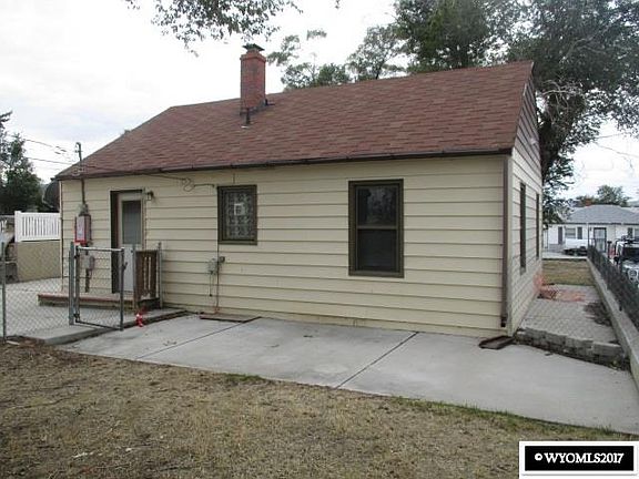 3rd image of 1011 Lincoln Ave