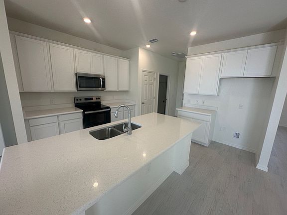 5th image of 4306 NW 33rd St