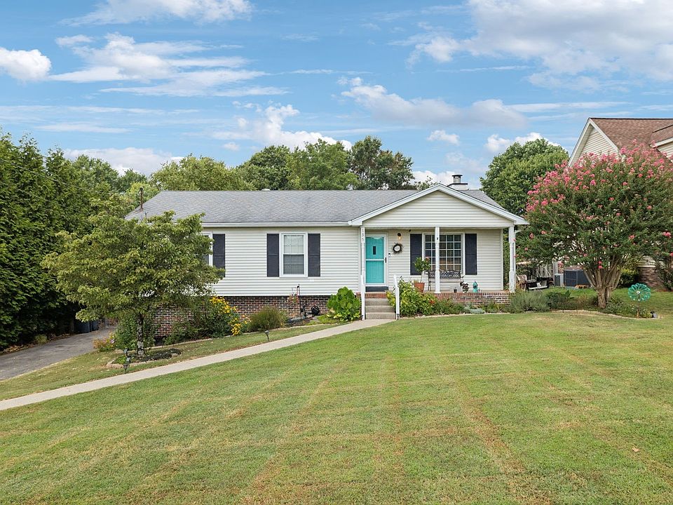 1st image of 135 Riverwood Dr