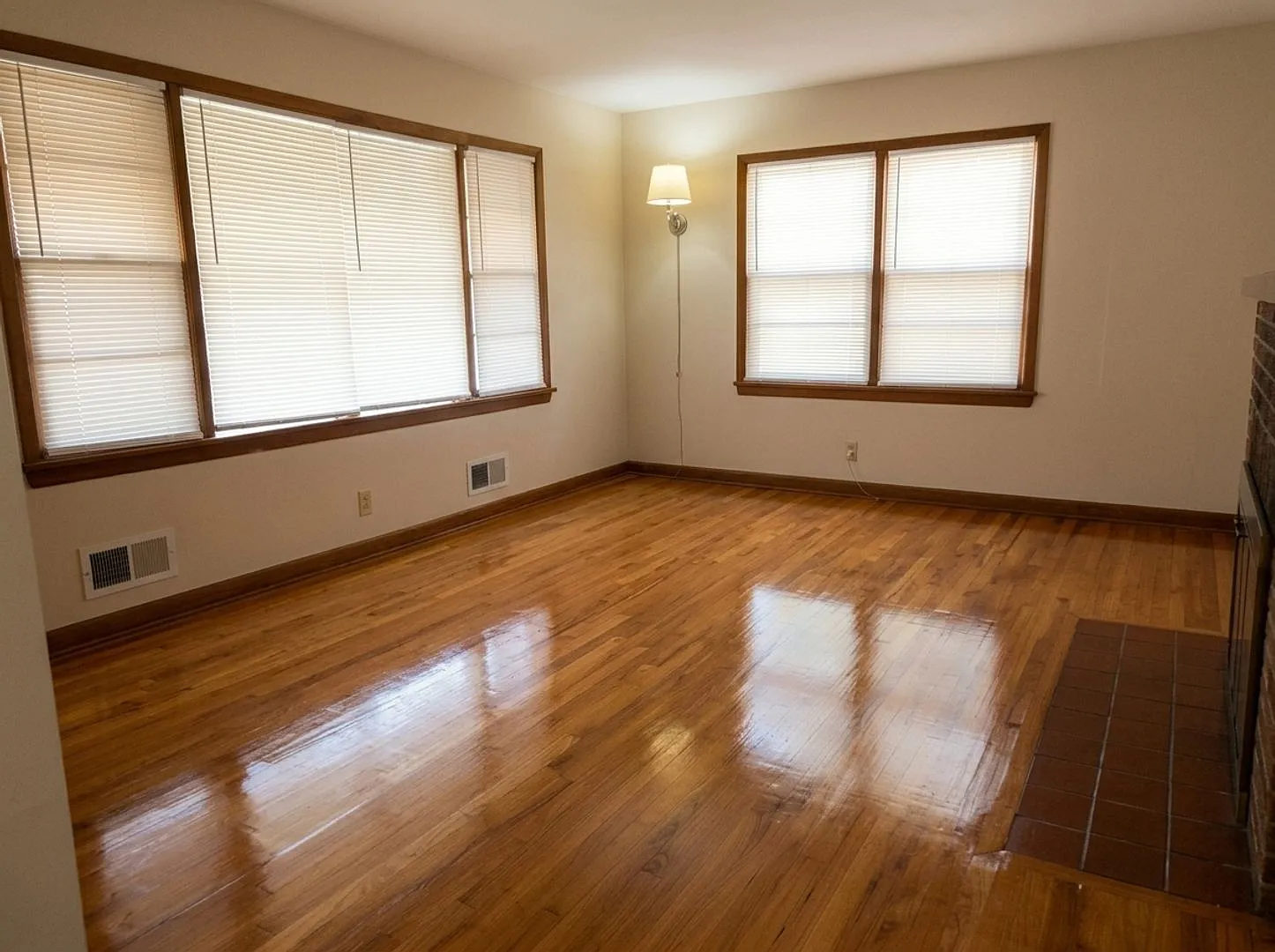 Very nice 3 bedroom house available for rent near Mercy Hospital — Photo 4