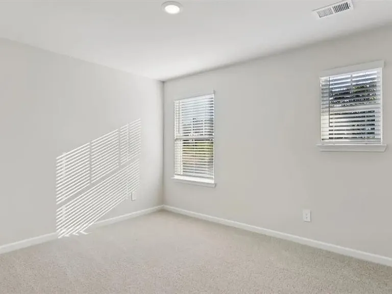 2828 Sweet Red Cir — Photo 17
