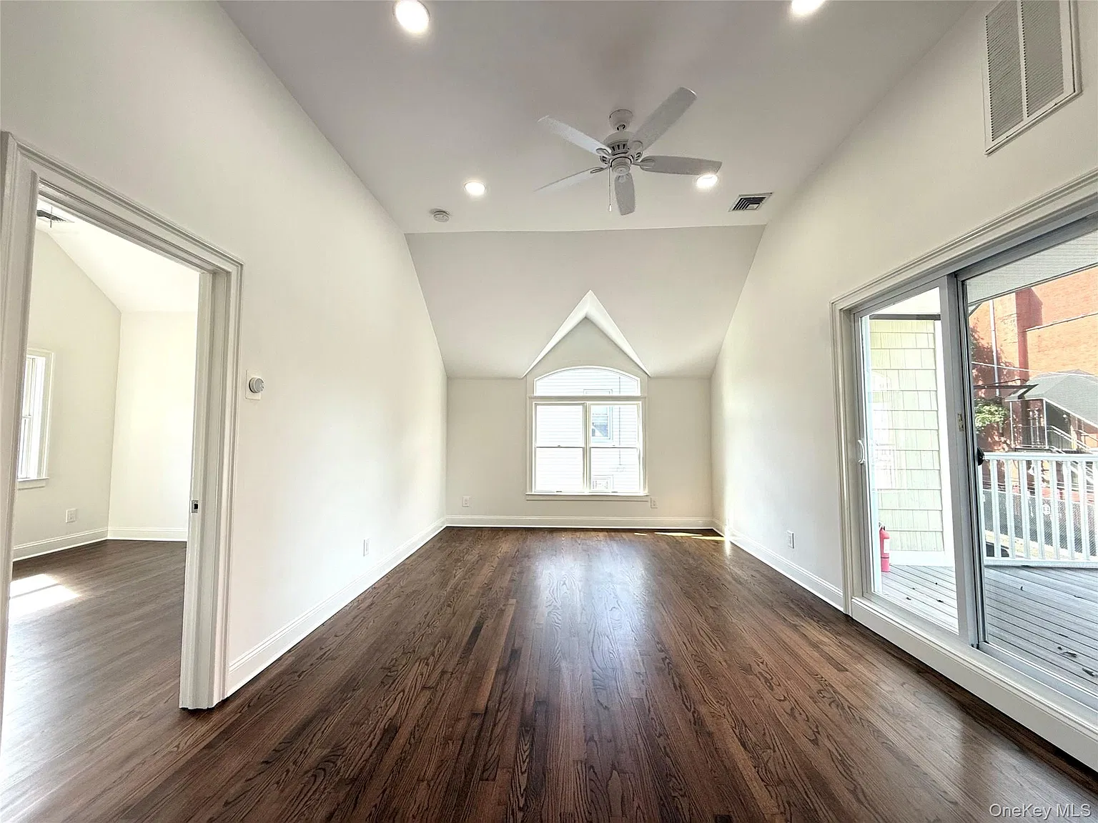 1 bed, 1.0 bath, $3,250 — Photo 4