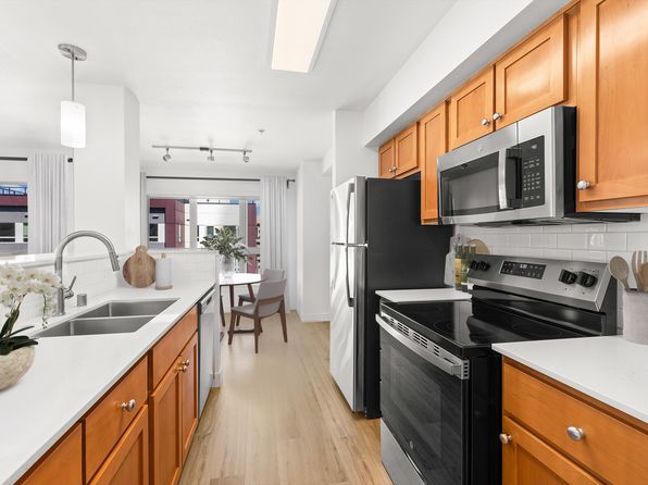 1215 Dexter Ave N #206