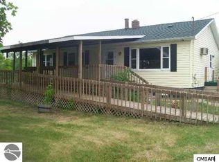 10851 Grafton Rd, Alma, MI 48801