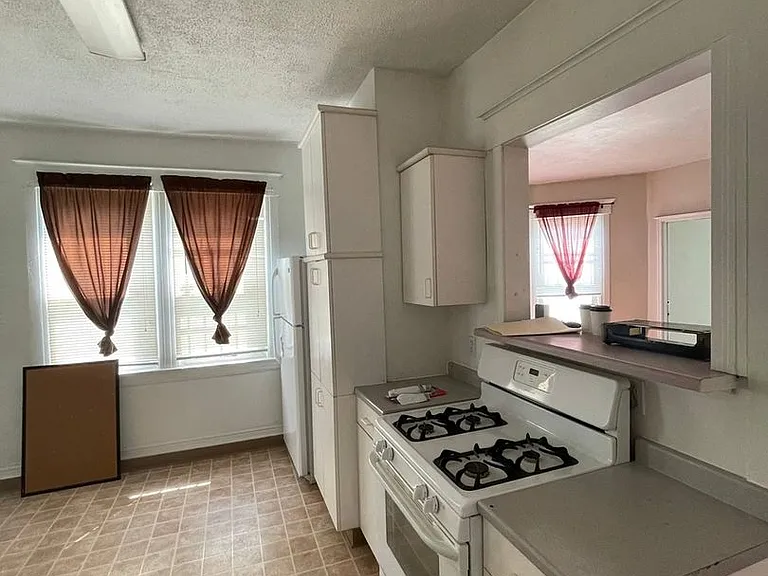 231 Ashworth Pl #1 — Photo 8
