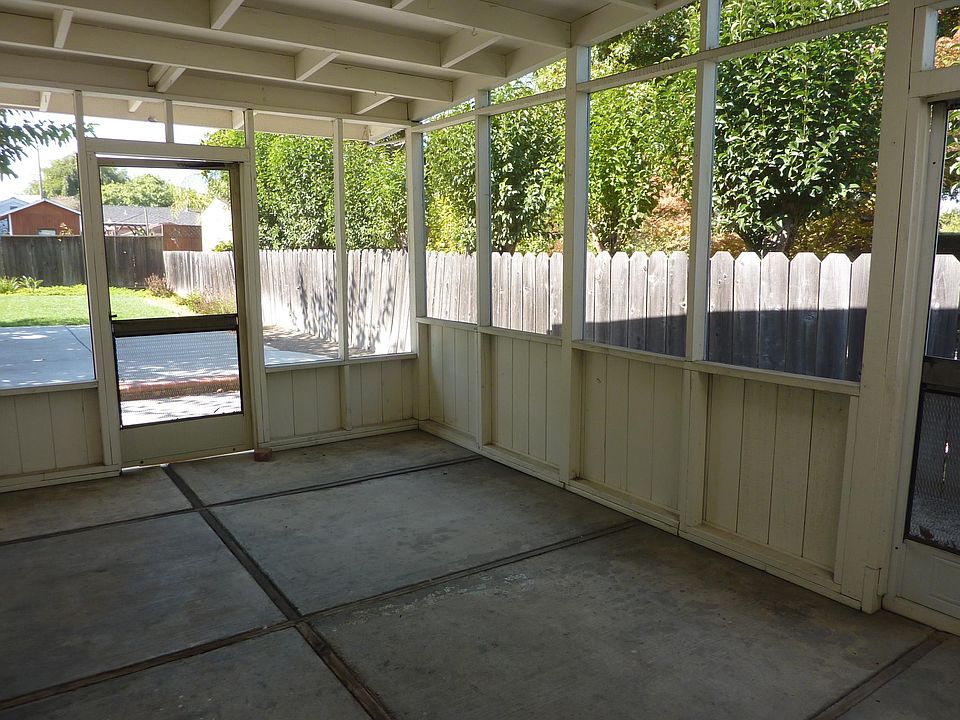 2nd image of 22056 Cameron St