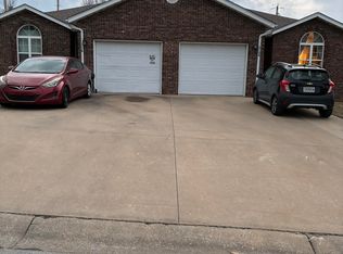 1719 Redbird Dr, Webb City, MO 64870