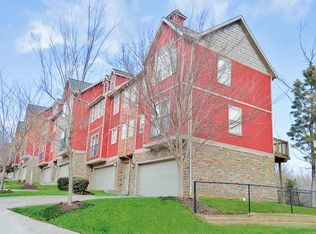 2830 W Redstone Dr, Fayetteville, AR 72704