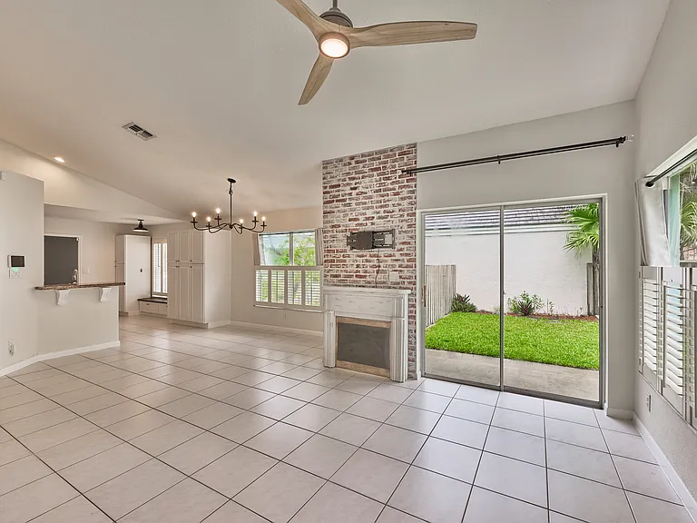 2968 Myrtle Oak Cir — Photo 15
