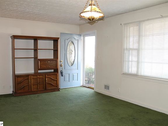 4th image of 5 Fairlawn Cir