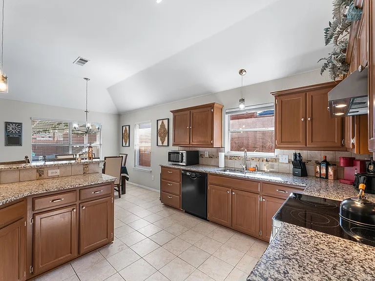 703 Flagstone Way — Photo 16