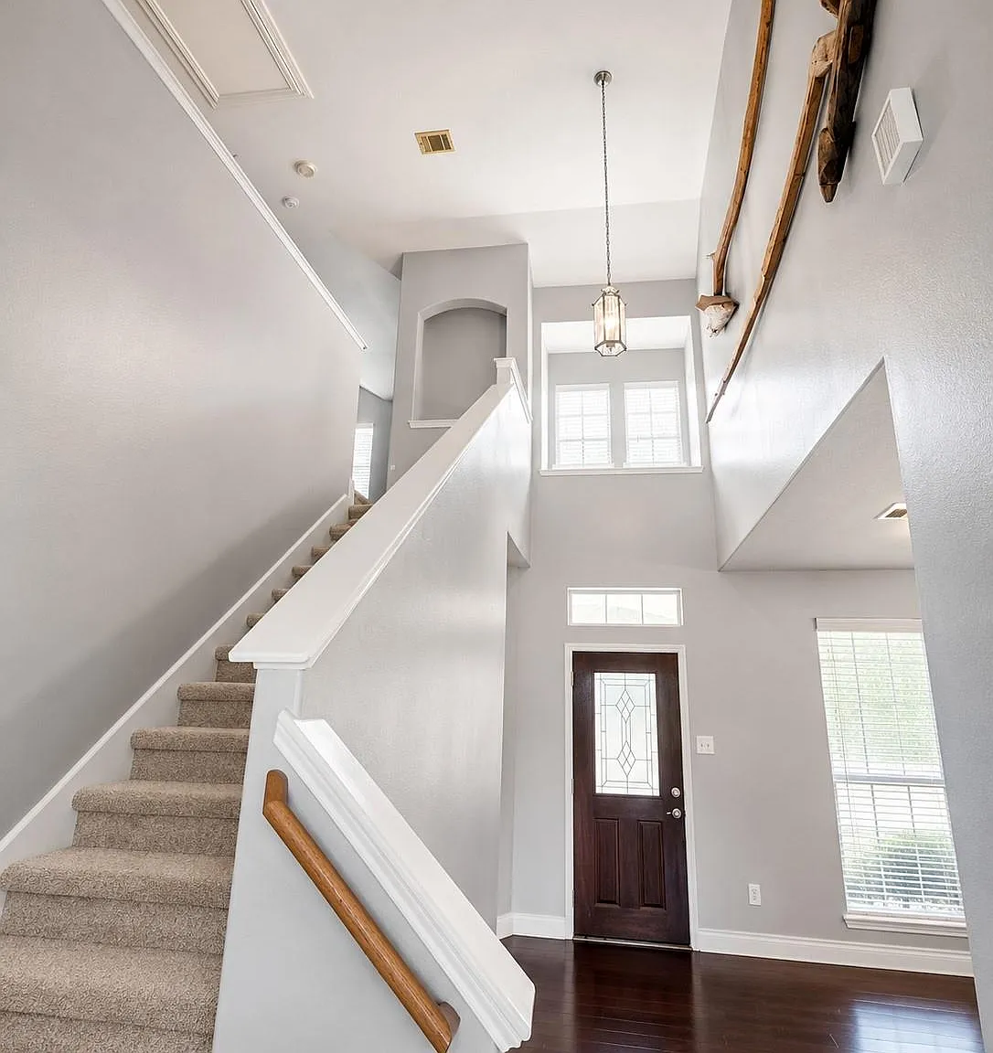 4 bed, 2.5 bath, 2960 sqft, $2,650 — Photo 4
