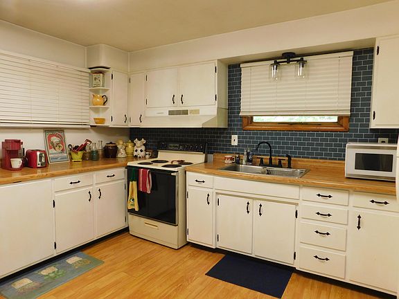 3rd image of 116 Wolf Hollow Rd