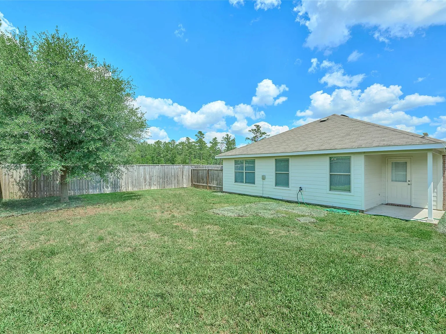 3 bed, 2.0 bath, 1499 sqft, $1,900 — Photo 4