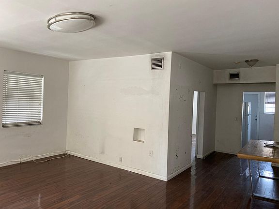 2nd image of 818 Pennsylvania Ave #818