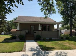 716 3rd St N, Wahpeton, ND 58075