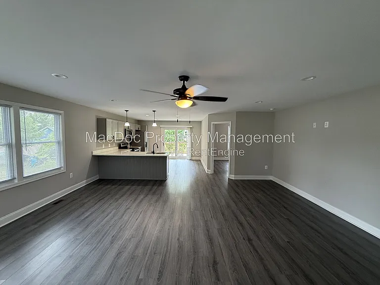 77 Lakeview Dr — Photo 2