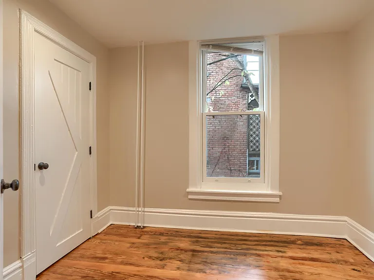 1526 Green St #2 — Photo 14