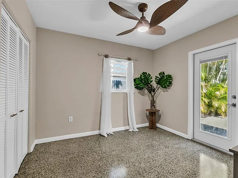 510 N Osprey Ave — Photo 29