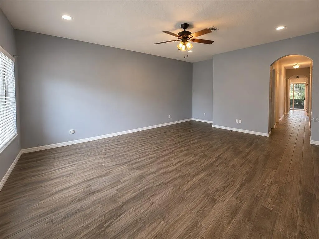 2 bed, 2.5 bath, 1429 sqft, $1,900 — Photo 4