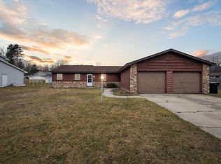 911 & 913 Laurelwood Dr, South Bend, IN 46637