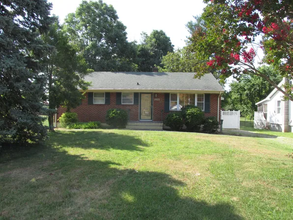 2122 Windsor Ave, Salem, VA 24153
