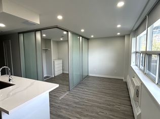 15 Walmer Rd #804-C02, Toronto, ON M5R 2X1
