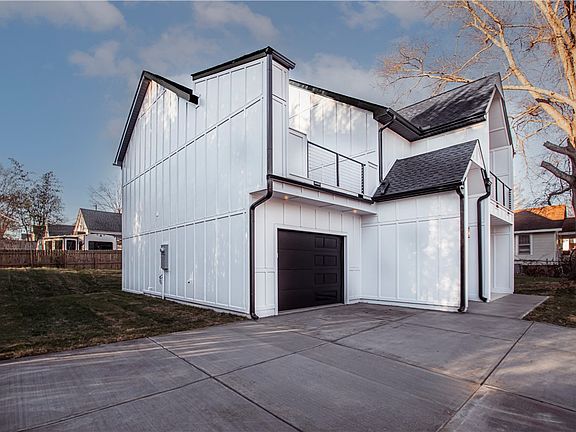 2nd image of 301 Front St