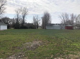 115 W Locust St, Sumner, IL 62466