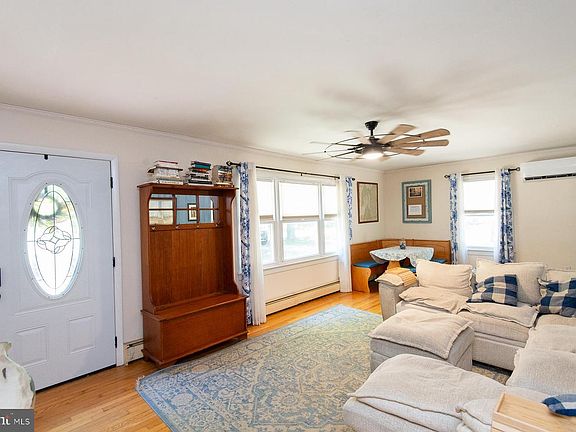 3rd image of 22650 Tanyard Rd
