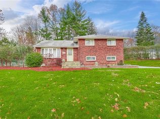 10 Linda Ln, Spring Valley, NY 10977